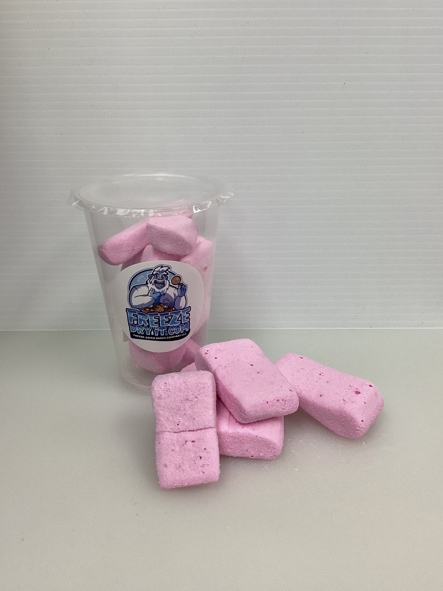Laffy Taffy Stretchy and Tangy Strawberry SOUR